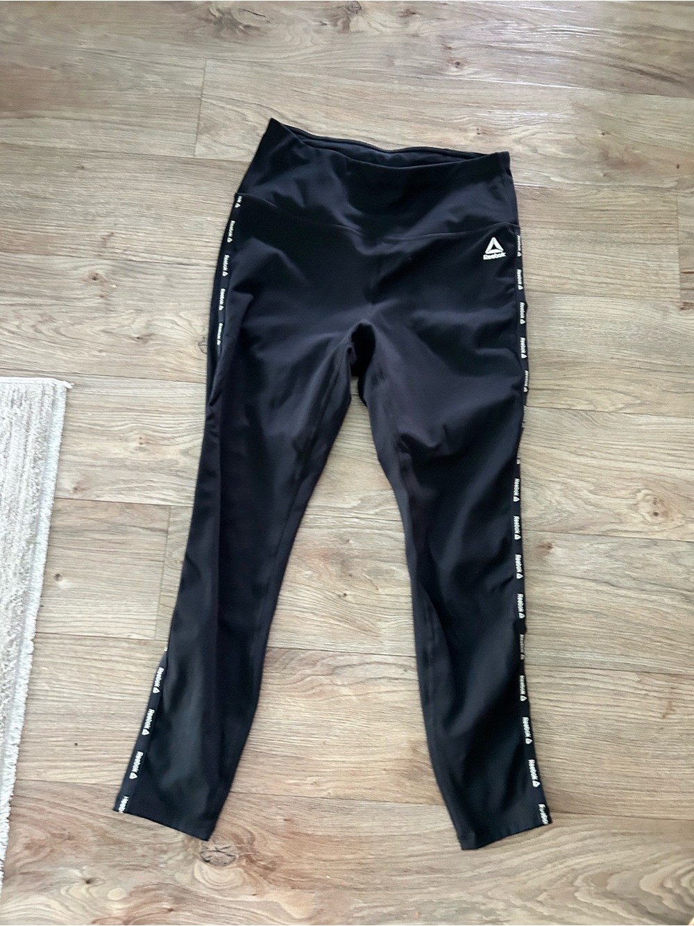 Reebok Black Athletic Leggings🚨